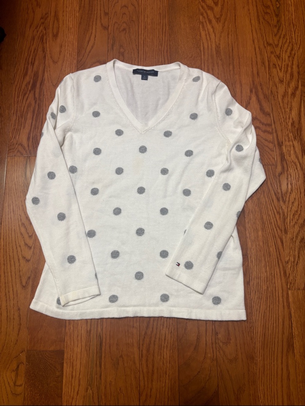 Tommy Hilfiger Cream V-Neck Sweater with Gray Polka Dots
